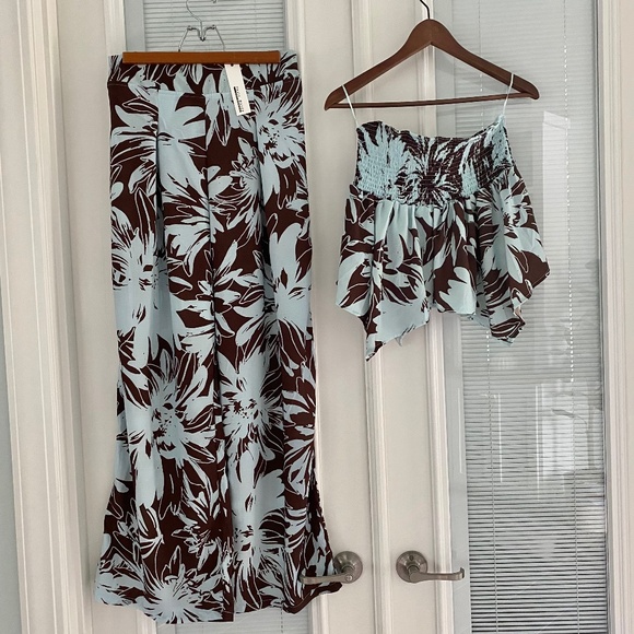 NWT 2 Piece Wide Leg Pants Set Chocolate Brown Floral Sz M - Picture 1 of 14